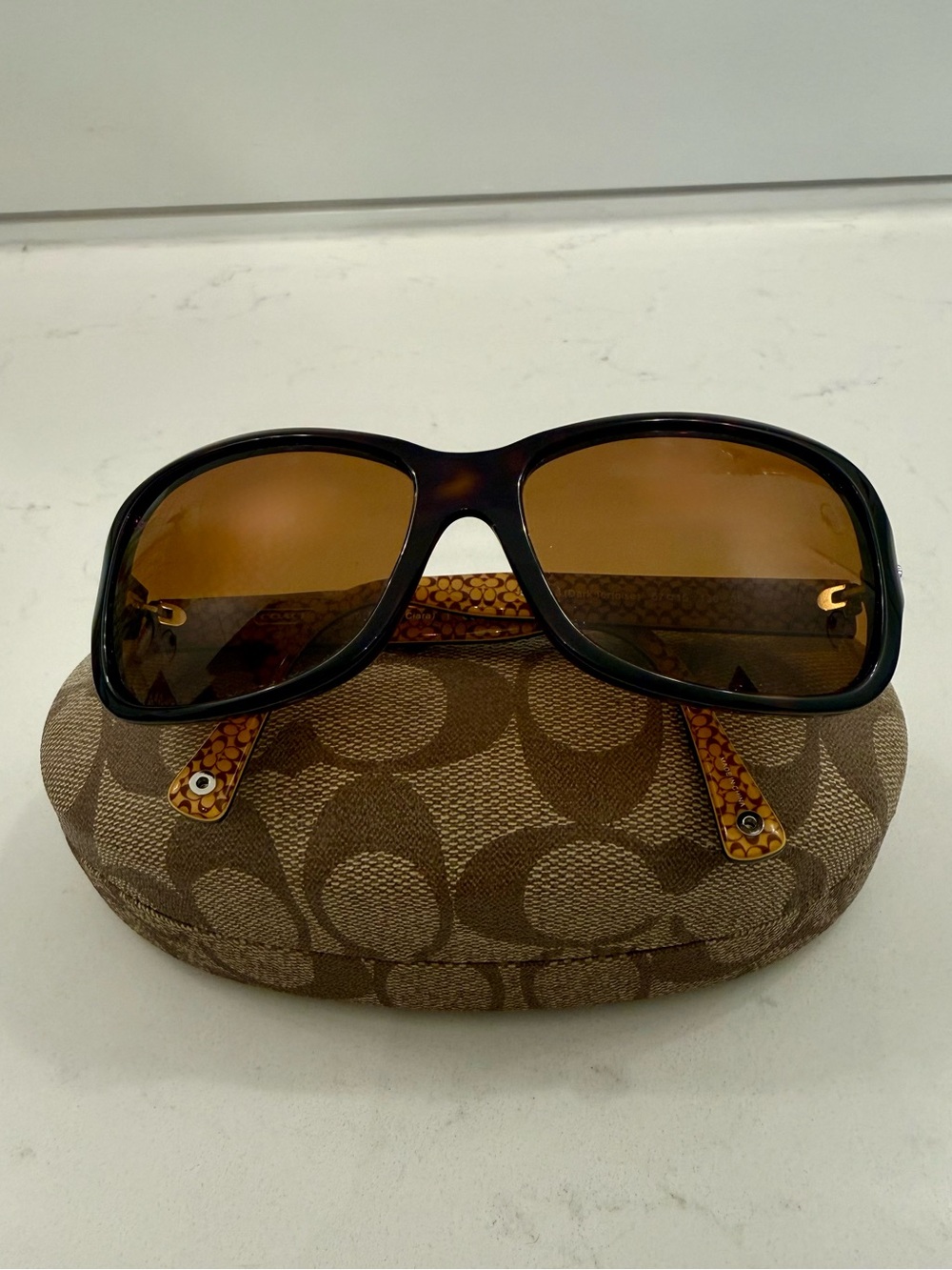 COACH HC 8016 L008 Ciara Brown Women’s Sunglasses 5033/13 Dark Tortoise Frames